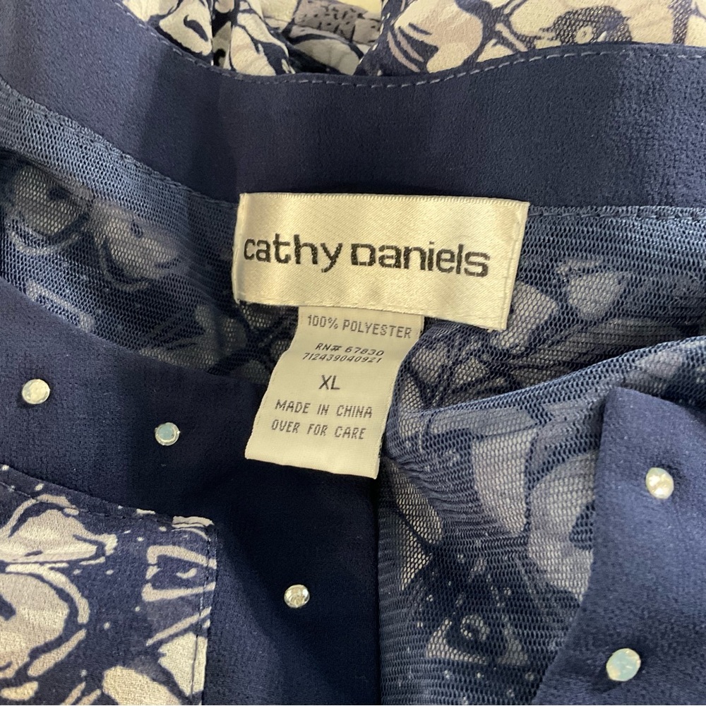 Batik Pattern Blue V Neck 3/4 Sleeve Top SZ XL - Picture 3 of 6